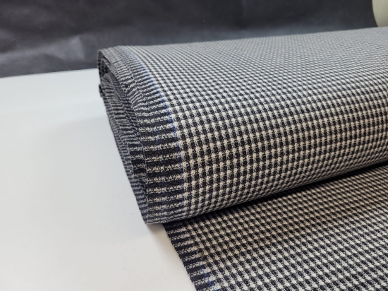 Przejdź do produktu 100% wełna w drobną kratę czarno-biała