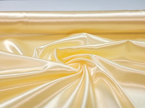 Przejdź do produktu Satyna jasno żółta bawełna i acetat