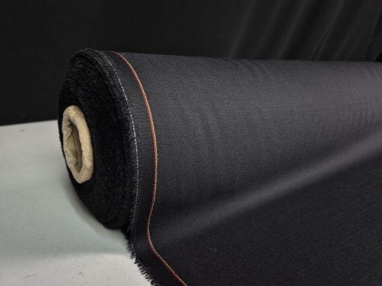 Przejdź do produktu Wełna garniturowa czarna delikatny połysk 180g/m²