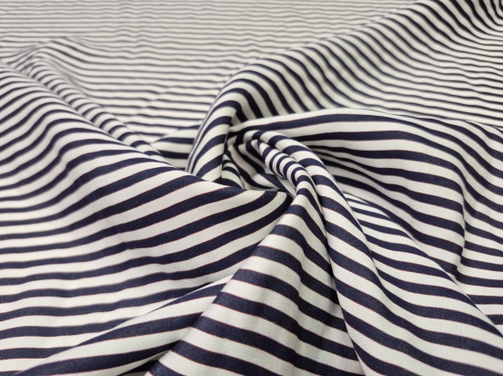 Przejdź do produktu Tkanina koszulowa 88% wiskoza 12% jedwab w drobne paski